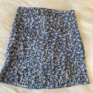 Zara Blue & White Floral Mini Skirt – Size Small
